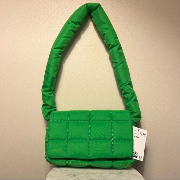 H&M Green Quilted Soft Handbag - Picture 3 of 8